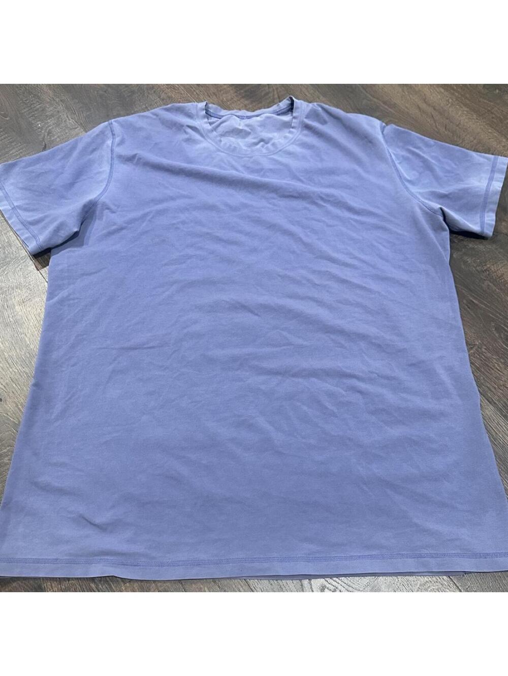 Lululemon Men's Blue and Purple Tshirt